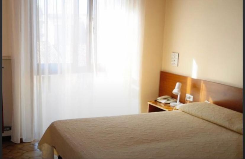 Hotel Santa Maria - Bardolino Town Center Экстерьер фото