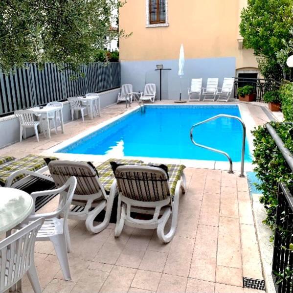 Hotel Santa Maria - Bardolino Town Center Экстерьер фото