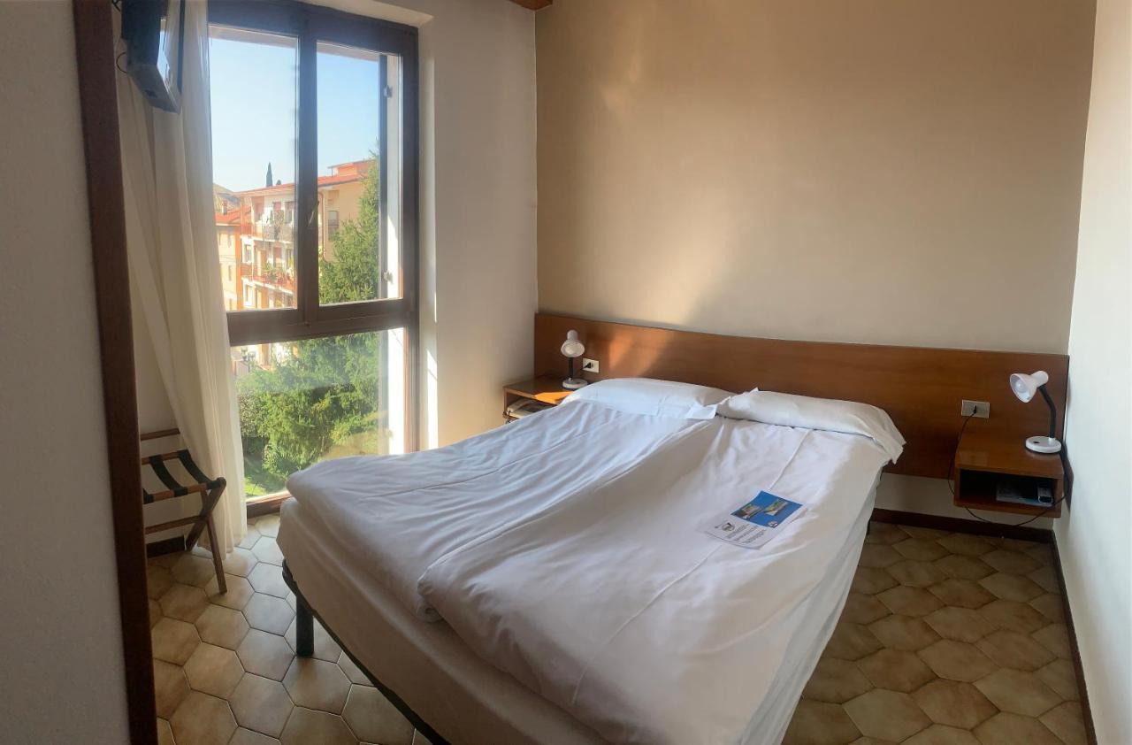 Hotel Santa Maria - Bardolino Town Center Экстерьер фото
