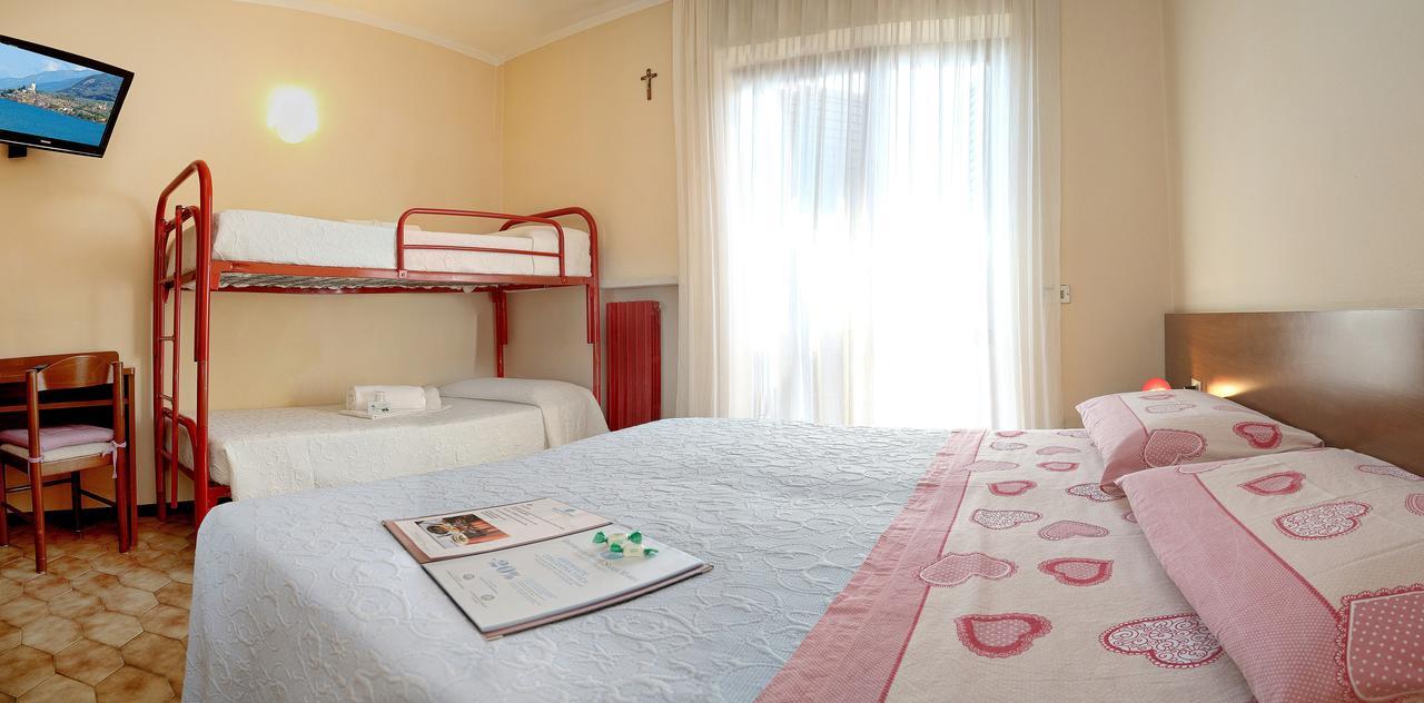 Hotel Santa Maria - Bardolino Town Center Экстерьер фото