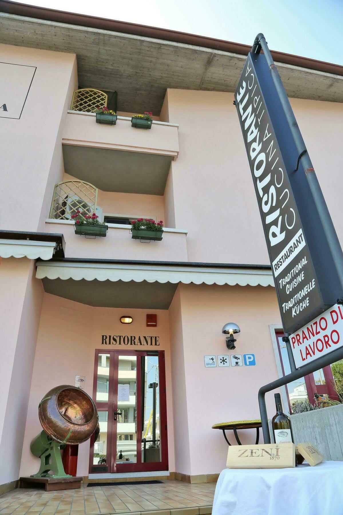 Hotel Santa Maria - Bardolino Town Center Экстерьер фото