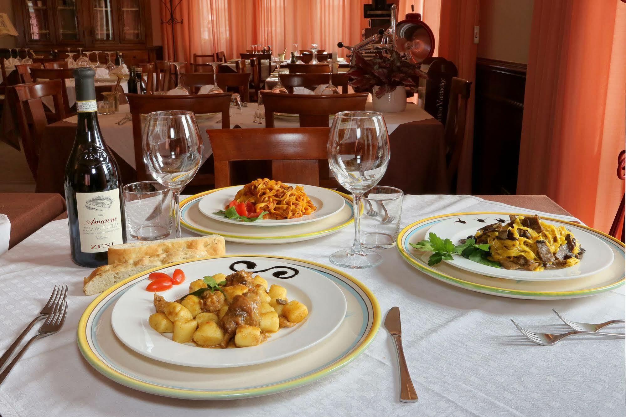 Hotel Santa Maria - Bardolino Town Center Экстерьер фото
