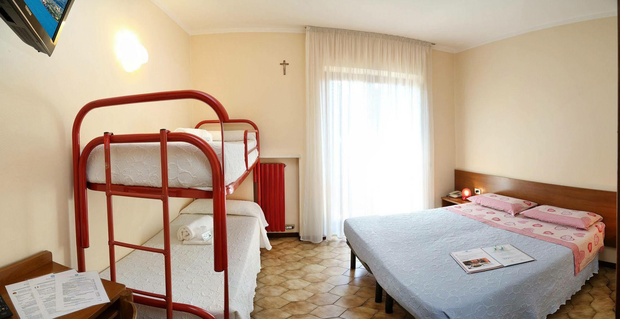 Hotel Santa Maria - Bardolino Town Center Экстерьер фото